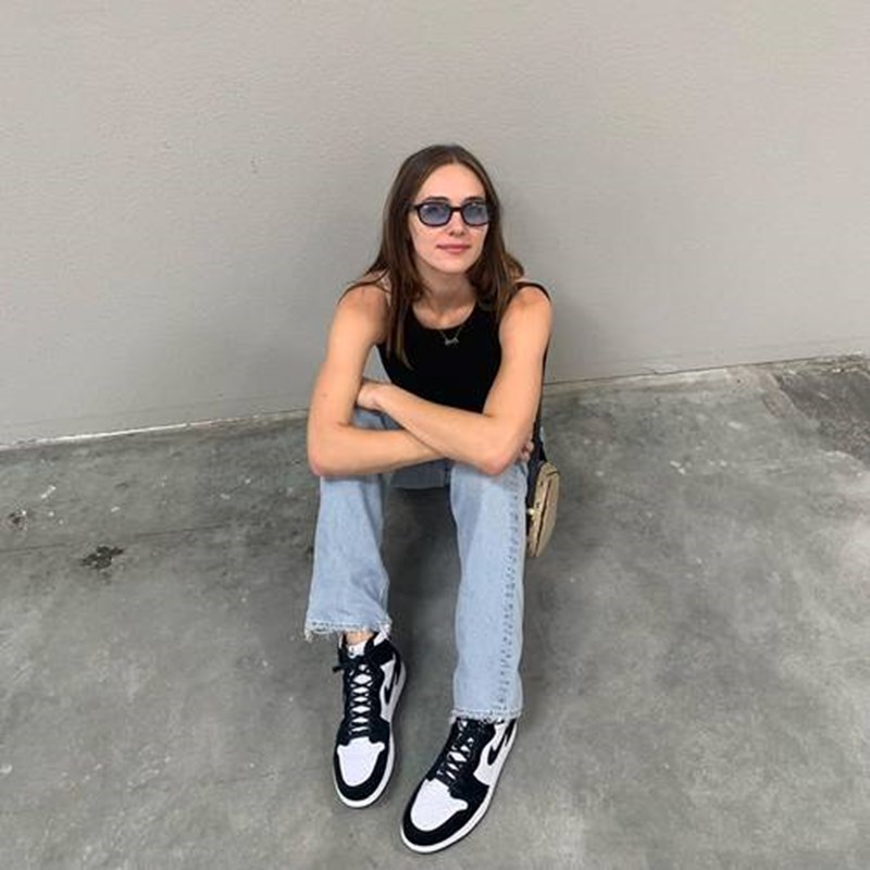 Ποια sneakers επιλέγουν τώρα όσες ξέρουν από στυλ; - εικόνα 11