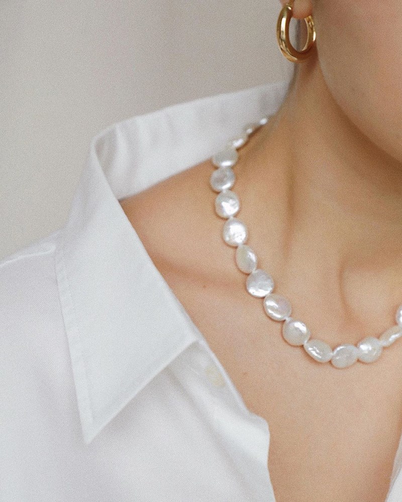 15 fun αξεσουάρ για να είσαι stylish στα video call σου (ακόμα και αν από κάτω φοράς πιτζάμες) - εικόνα 1