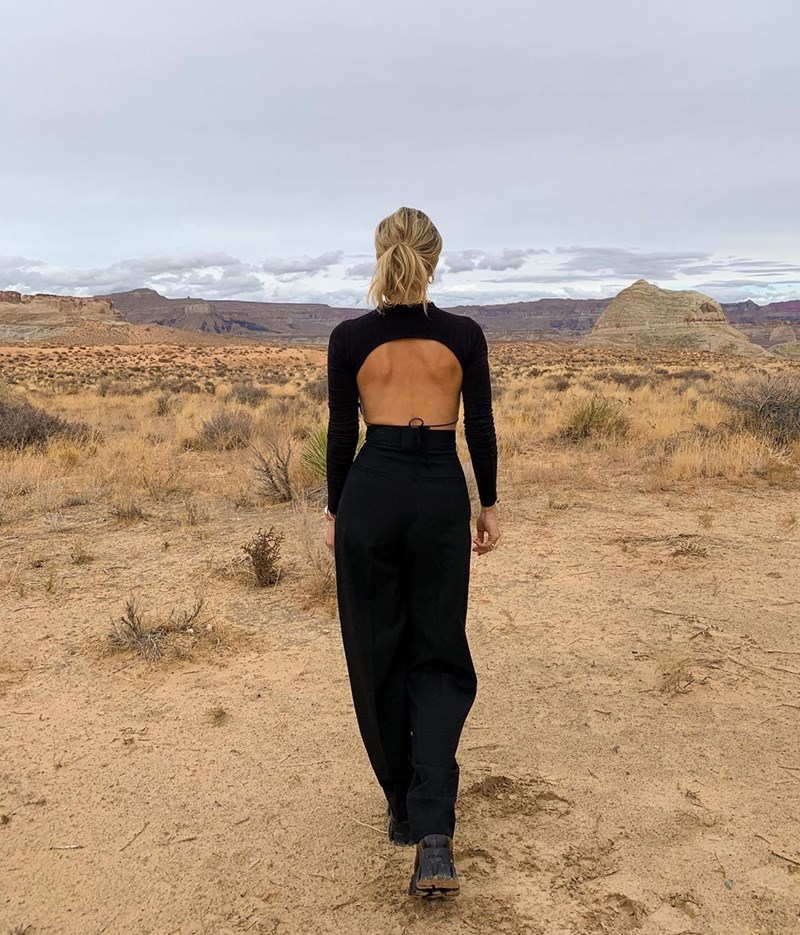 Όταν τελειώσει το #ΜένουμεΣπίτι εμείς θα φορέσουμε... total black! - εικόνα 4