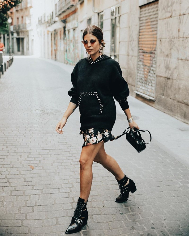 15+1 εμφανίσεις που μας έπεισαν να φορέσουμε μίνι μετά το #ΜένουμεΣπίτι - εικόνα 14