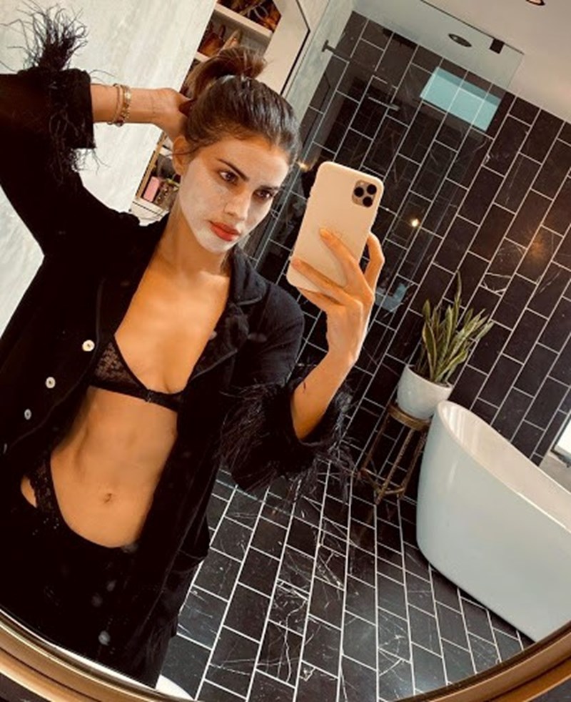 Skin SOS: 6 μάσκες αναζωογόνησης για να ξαναβρείς τη λάμψη σου - εικόνα 1