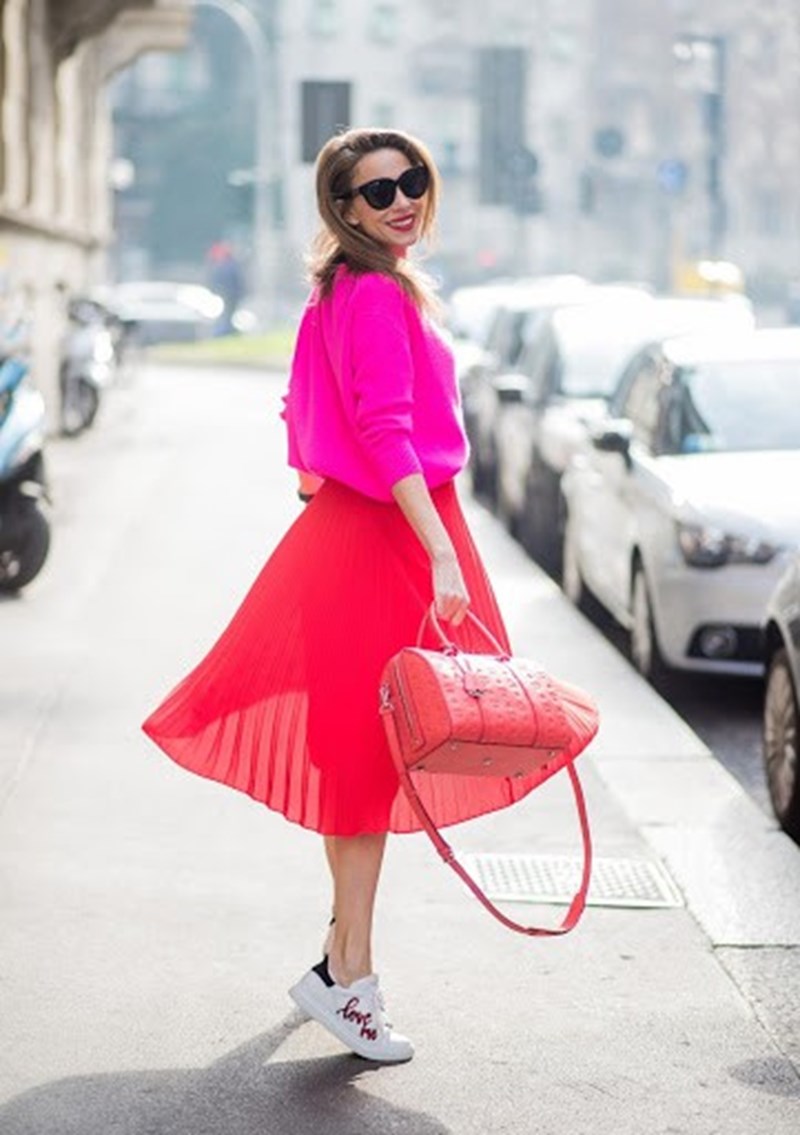 Φλατ παπούτσια + φούστες: Ο συνδυασμός που ανυπομονούμε να (ξανα)κάνουμε - εικόνα 2