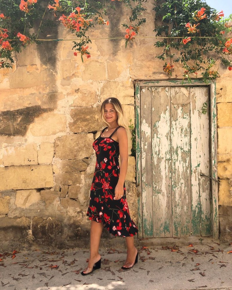 Καλοκαίρι χωρίς floral γίνεται; Σίγουρα όχι και αυτα τα 14 outfits θα σε πείσουν - εικόνα 11