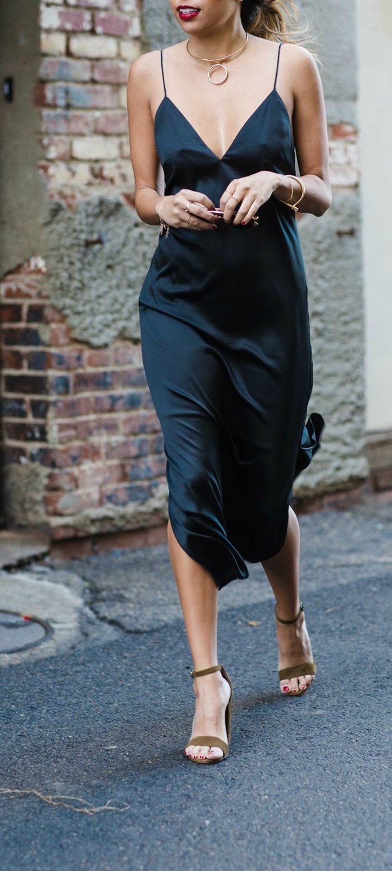 10+1 σούπερ σέξυ εμφανίσεις με μαύρο φόρεμα - εικόνα 8