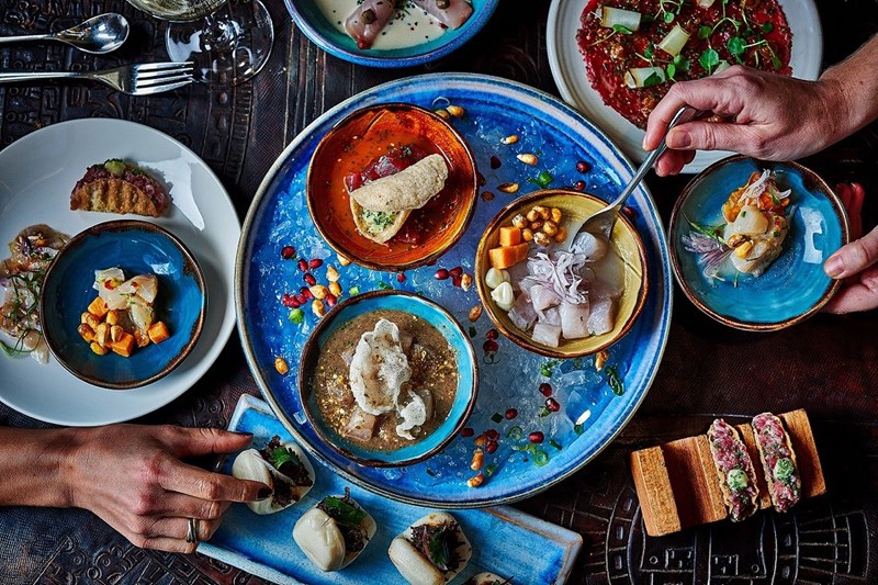 Η ωραιότερη αυλή της Μυκόνου με latin-american γεύσεις - εικόνα 1