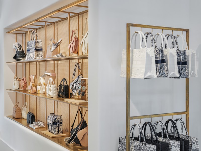 Ο οίκος Dior κάνει απόβαση στη Μύκονο - εικόνα 7