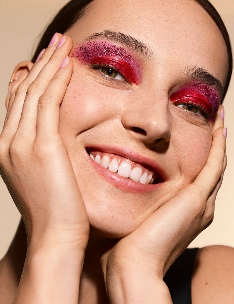 Euphoria look: Έτσι θα ξεφύγεις από τα «πολυφορεμένα» μακιγιάζ - εικόνα 1