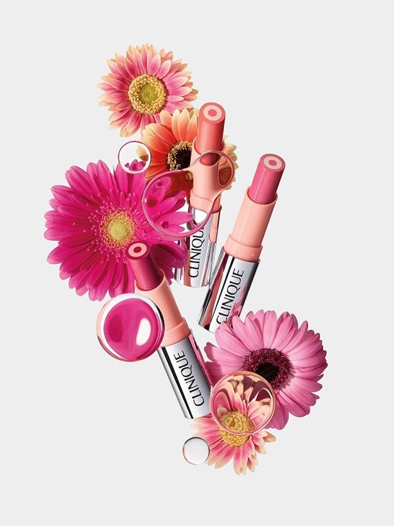 Η τυχερή που κερδίζει το υπέροχο σετ Clinique με 4 must προϊόντα ομορφιάς από τη σειρά Moisture Surge - εικόνα 1
