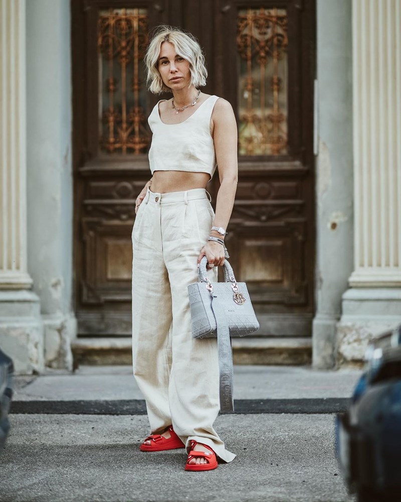 13+1 εμφανίσεις στο χρώμα της άμμου που αποθεώνουν την minimal αισθητική - εικόνα 9