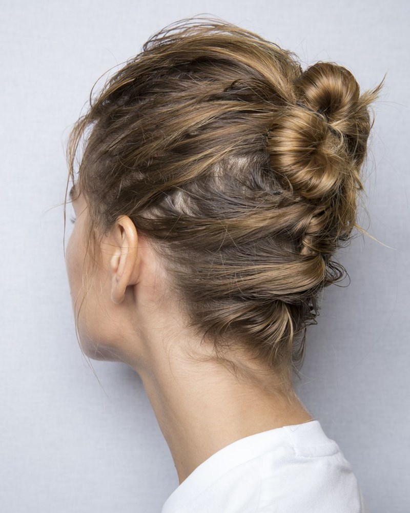 10+1 καλοκαιρινά χτενίσματα που αντέχουν και στις πιο υψηλές θερμοκρασίες - εικόνα 7