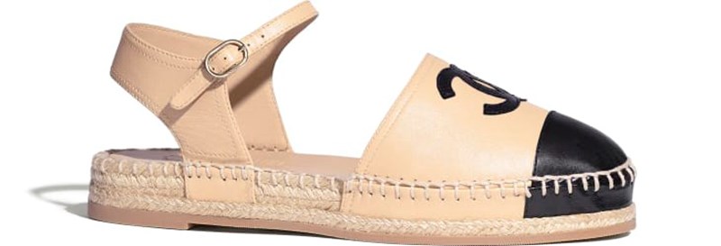 Η Chanel υπογράφει για ακόμα μια φορά τα πιο elegant shoes του καλοκαιριού - εικόνα 2