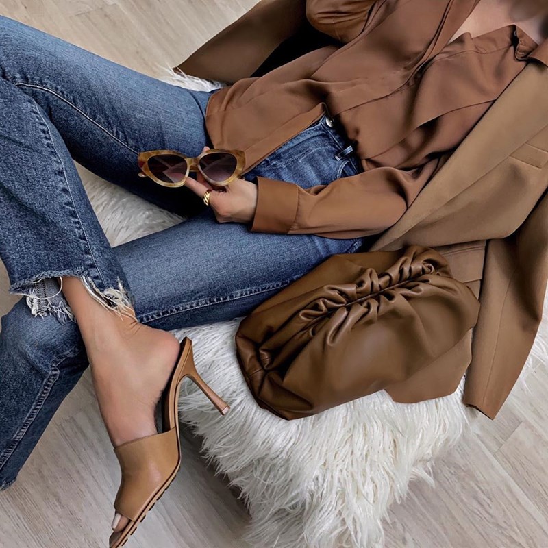 8 εμφανίσεις με nude πέδιλα αφιερωμένα σε όσες ξέρουν από στυλ - εικόνα 1