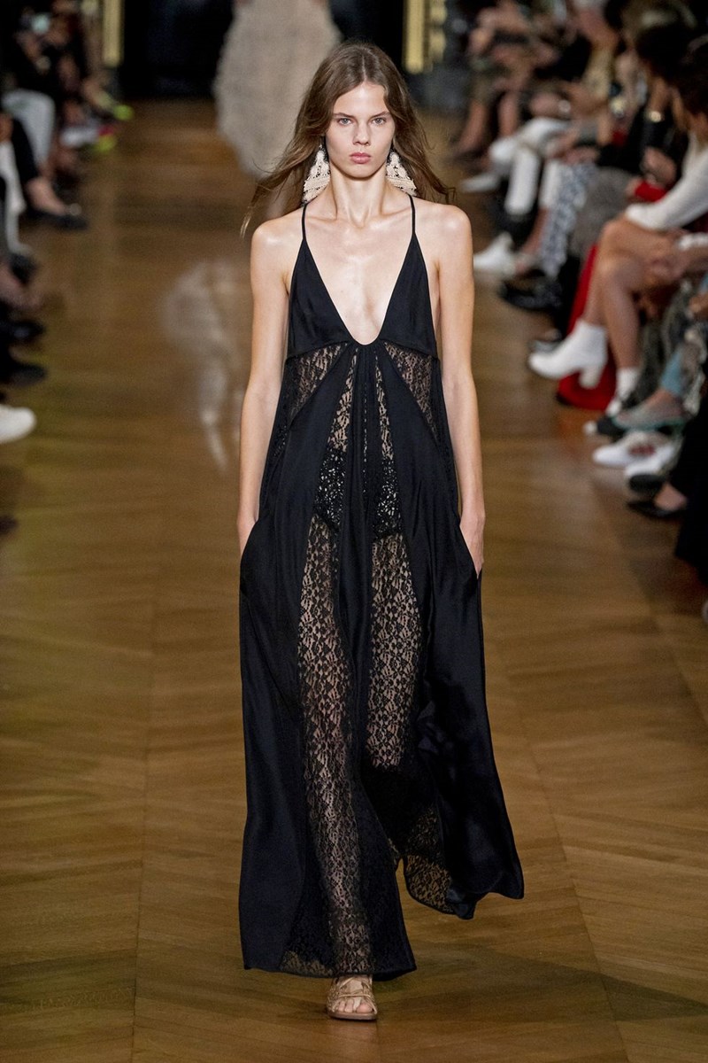 Lingerie Dress: Το κομμάτι-κλειδί που θα κάνει το στυλ σου super sexy (αλλά ποτέ προκλητικό!) - εικόνα 6