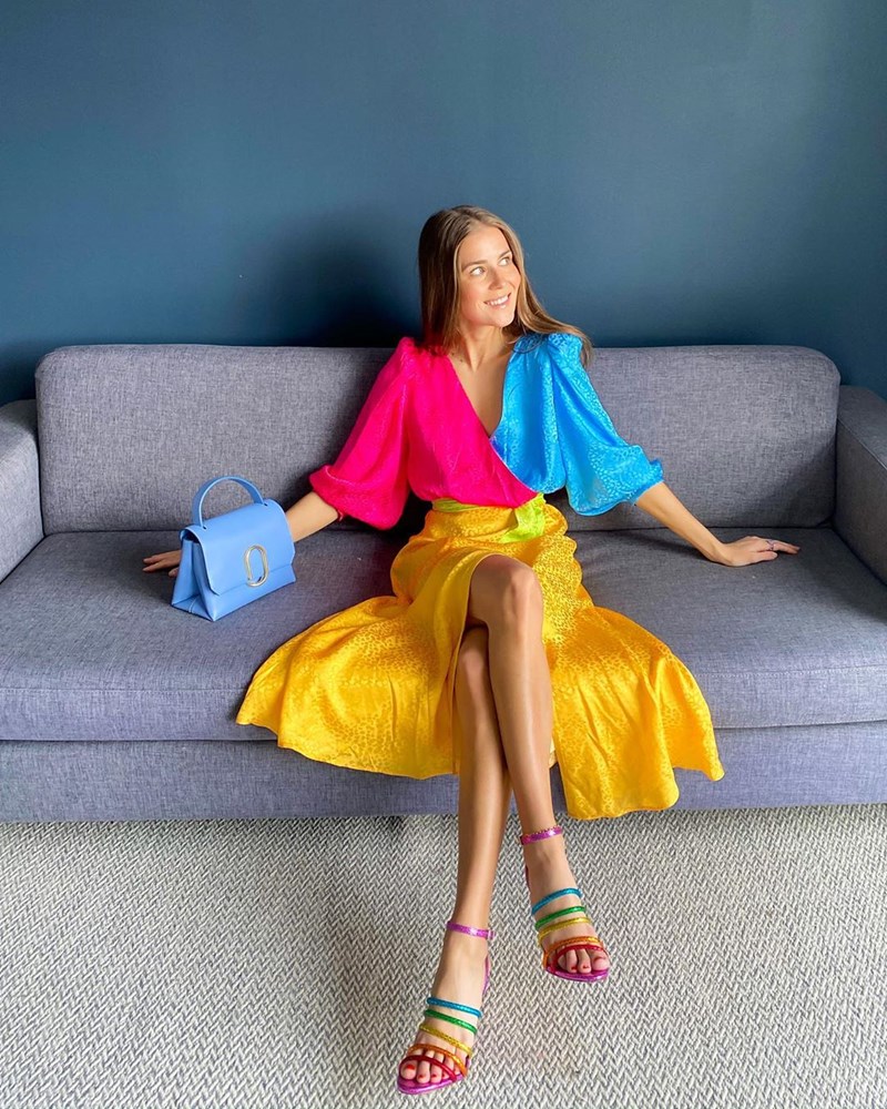 Βάλε χρώμα στη ζωή σου όταν όλες περιορίζονται στο ασπρόμαυρο (+12 looks) - εικόνα 4