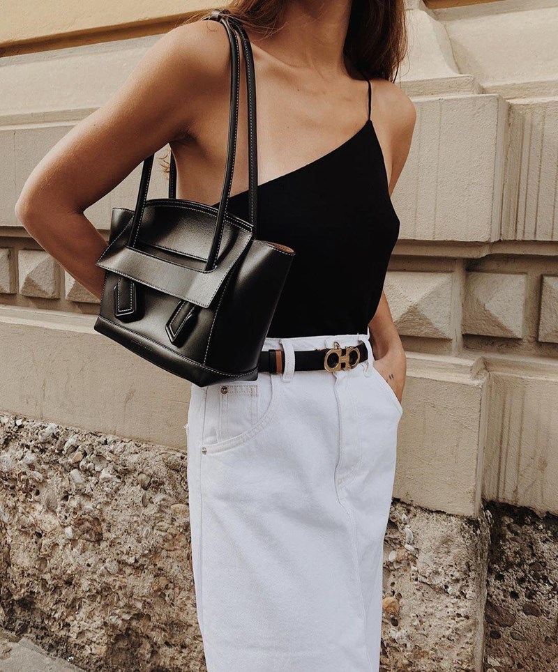 10 black & white εμφανίσεις για να είσαι η πιο κομψή όλο το καλοκαίρι - εικόνα 1