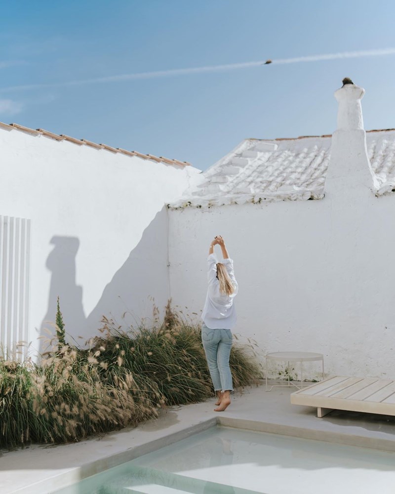 Slow Living: 38 φωτογραφίες από ένα κατάλευκο οίκημα στη Λισαβόνα - εικόνα 21