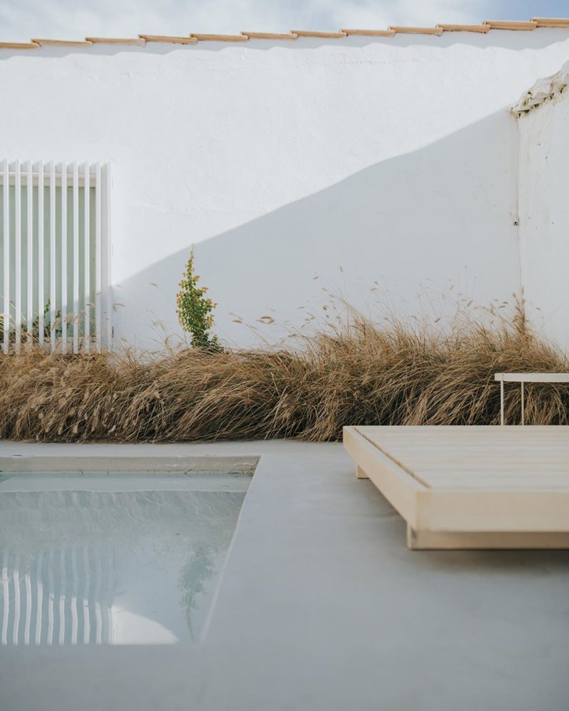 Slow Living: 38 φωτογραφίες από ένα κατάλευκο οίκημα στη Λισαβόνα - εικόνα 22