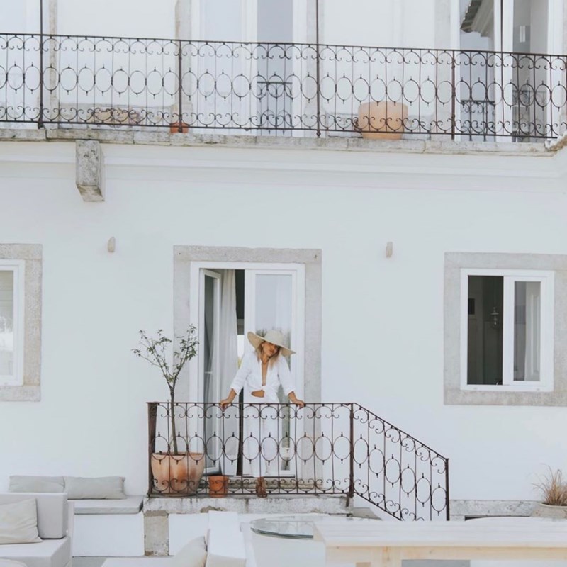 Slow Living: 38 φωτογραφίες από ένα κατάλευκο οίκημα στη Λισαβόνα - εικόνα 25