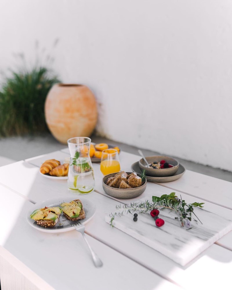 Slow Living: 38 φωτογραφίες από ένα κατάλευκο οίκημα στη Λισαβόνα - εικόνα 27