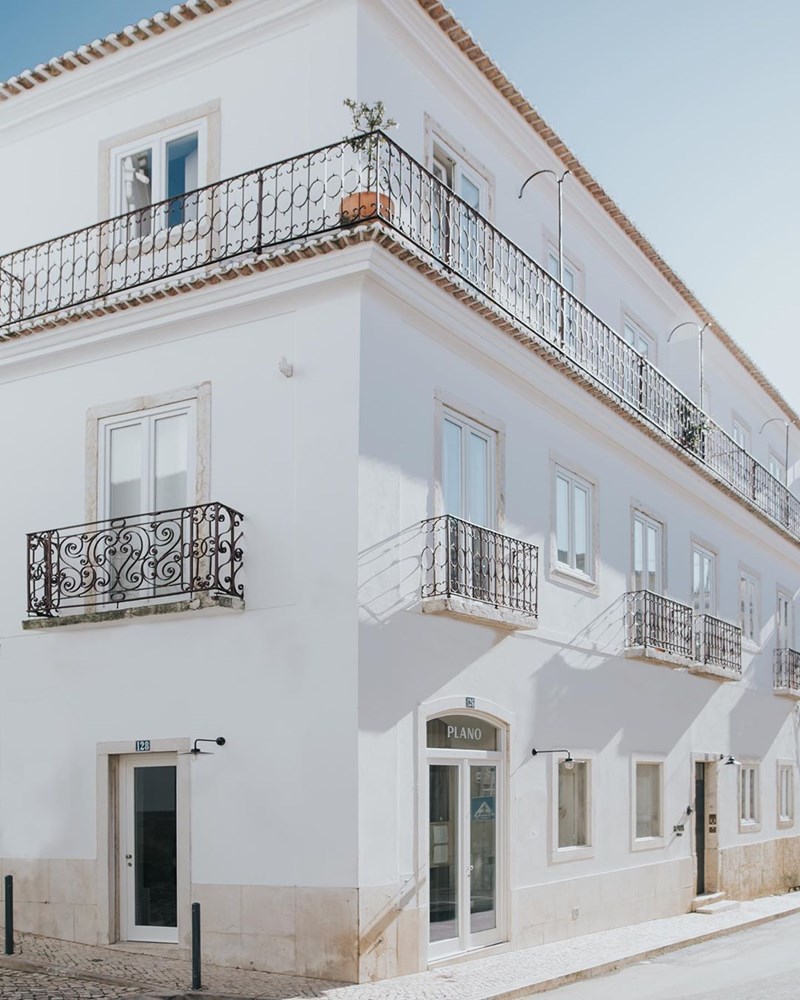 Slow Living: 38 φωτογραφίες από ένα κατάλευκο οίκημα στη Λισαβόνα - εικόνα 31