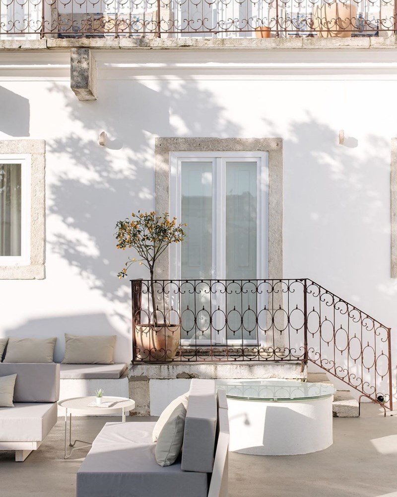 Slow Living: 38 φωτογραφίες από ένα κατάλευκο οίκημα στη Λισαβόνα - εικόνα 9