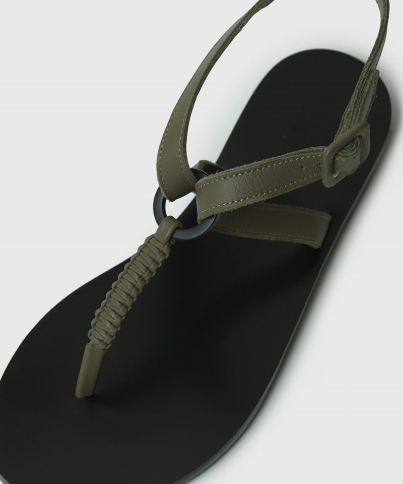 Τα grecian chic σανδάλια που ορίζουν το καλοκαιρινό στυλ μας - εικόνα 2