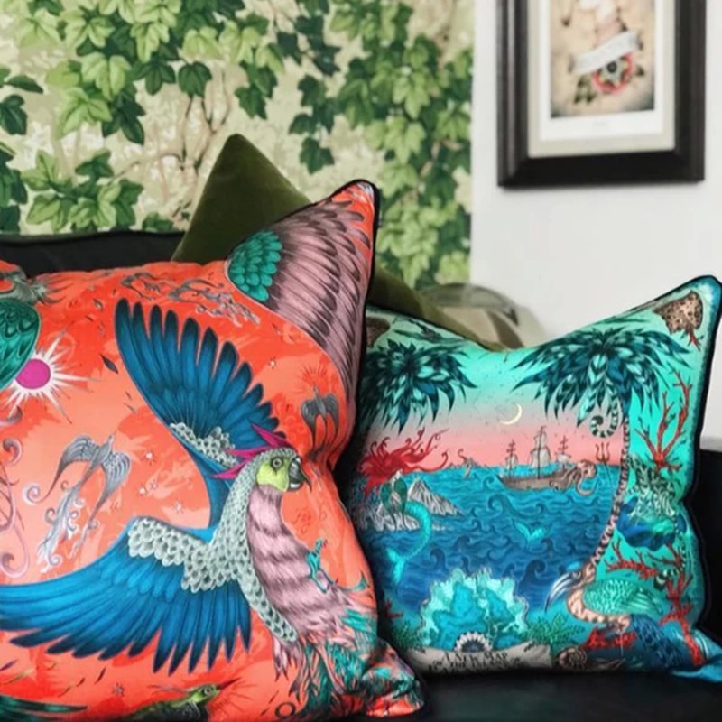 Μια συλλογή μαξιλαριών που μοιάζουν με φιλμ του Τιμ Μπάρτον - εικόνα 9