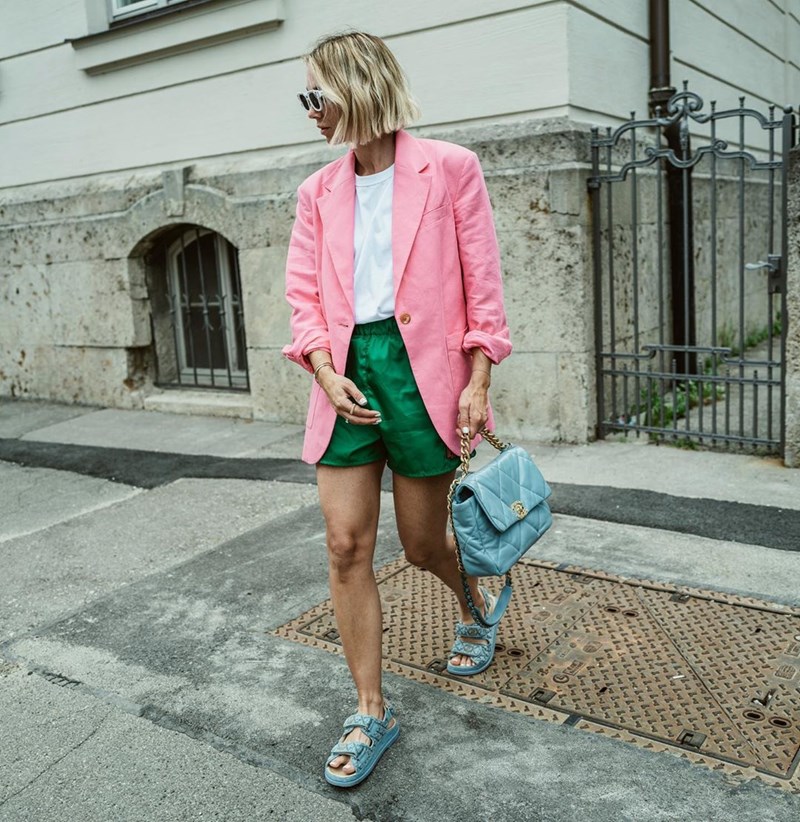 Φέτος θα φορέσεις επιτέλους dad sandals! 12 outfits που θα σε πείσουν - εικόνα 5