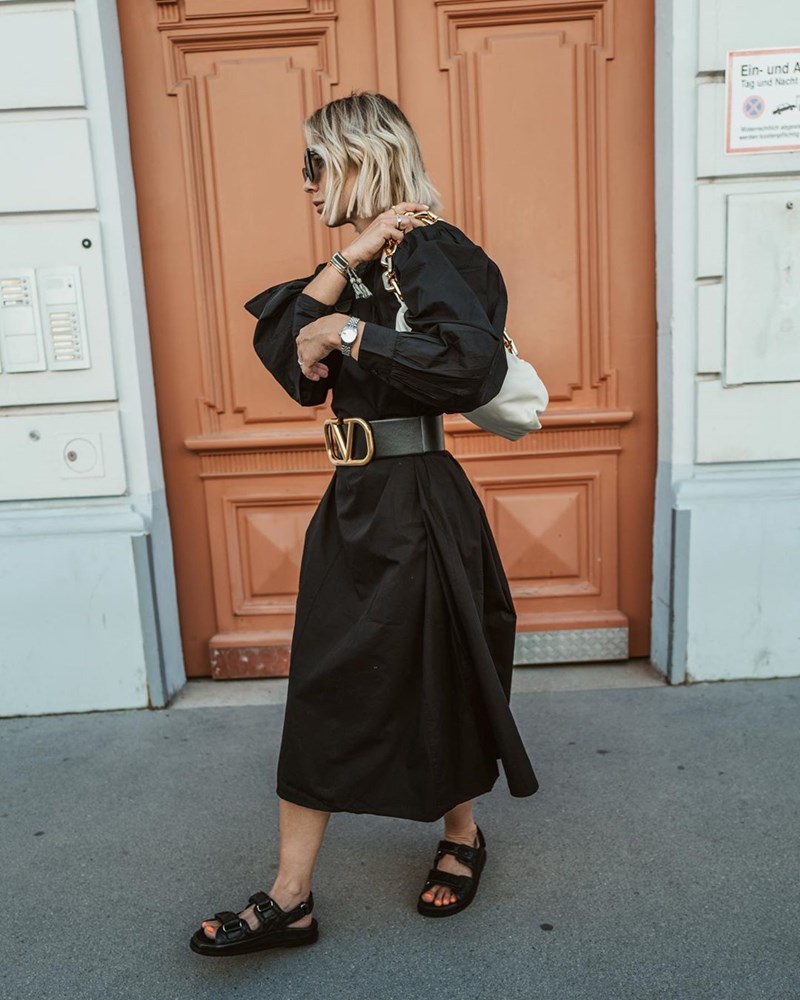 15 outfits που επιβεβαιώνουν πως το μαύρο είναι η πιο έξυπνη επιλογή και (!!!) το καλοκαίρι - εικόνα 3