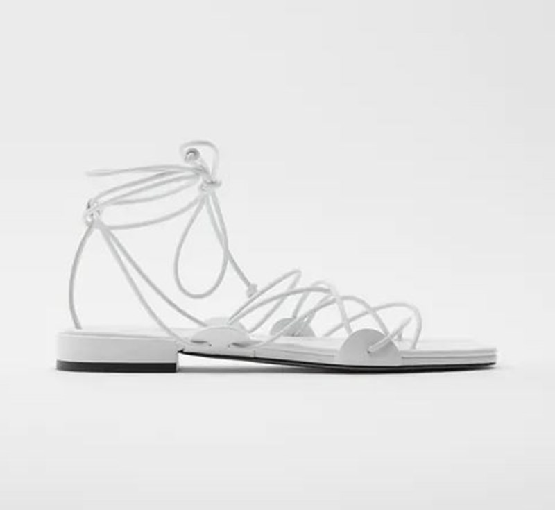 17 black & white κομμάτια Zara για να ζήσεις το πιο minimal (και στιλάτο) καλοκαίρι της ζωής σου - εικόνα 8