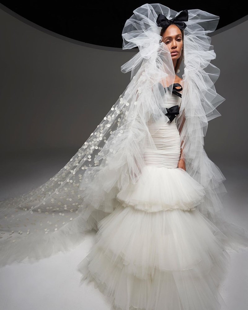 H Haute Couture collection του οίκου Giambattista Valli μοιάζει βγαλμένη από όνειρο - εικόνα 4