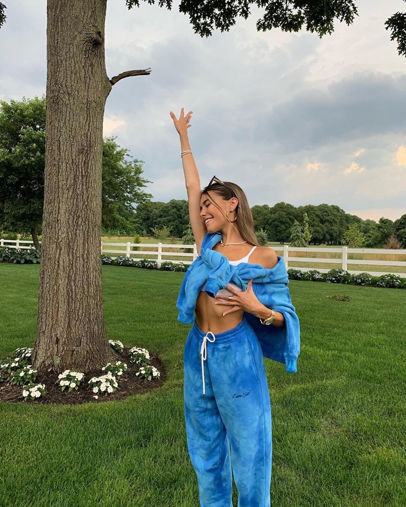 Tie-Dye: Η αγαπημένη τάση των celebrities τώρα - εικόνα 1