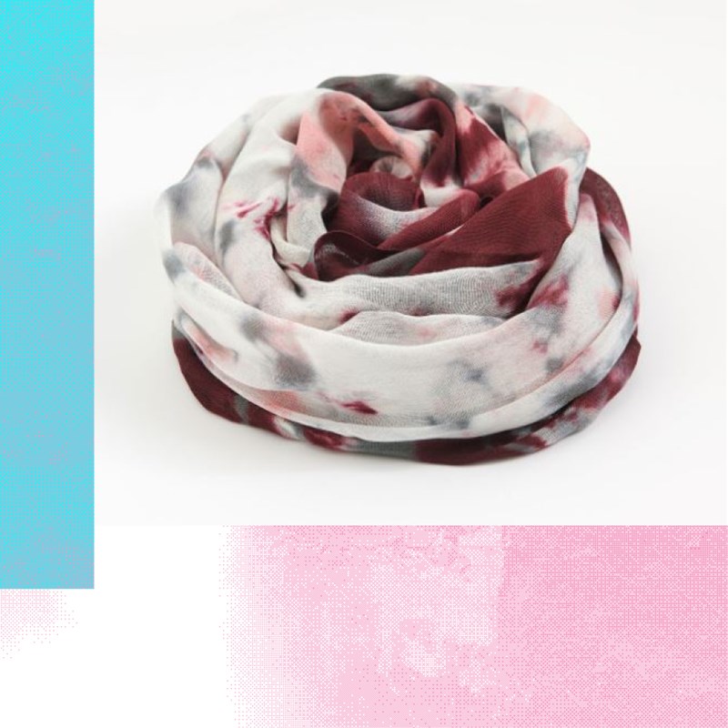 Φουλάρι tie-dye, attrattivo.