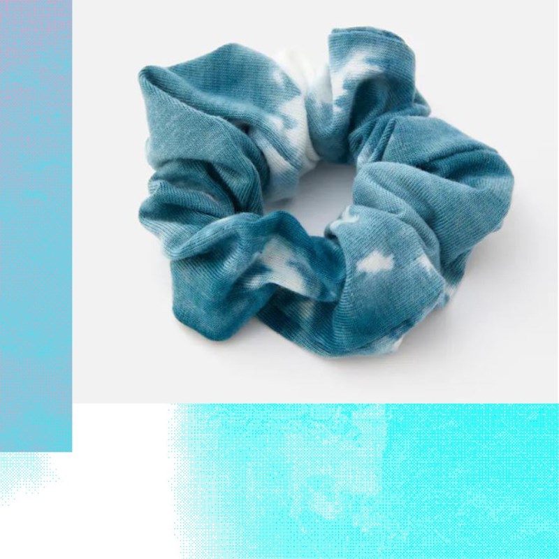 Scrunchie tie-dye, Pull & Bear.