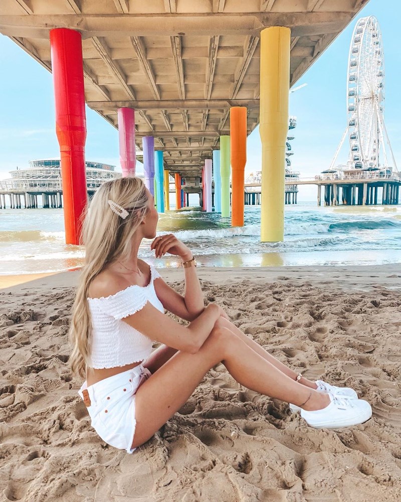 Αυτή η influencer θα σε πείσει να αγοράσεις σήμερα τζην σορτς (22 συνδυασμοί + Get the look) - εικόνα 4