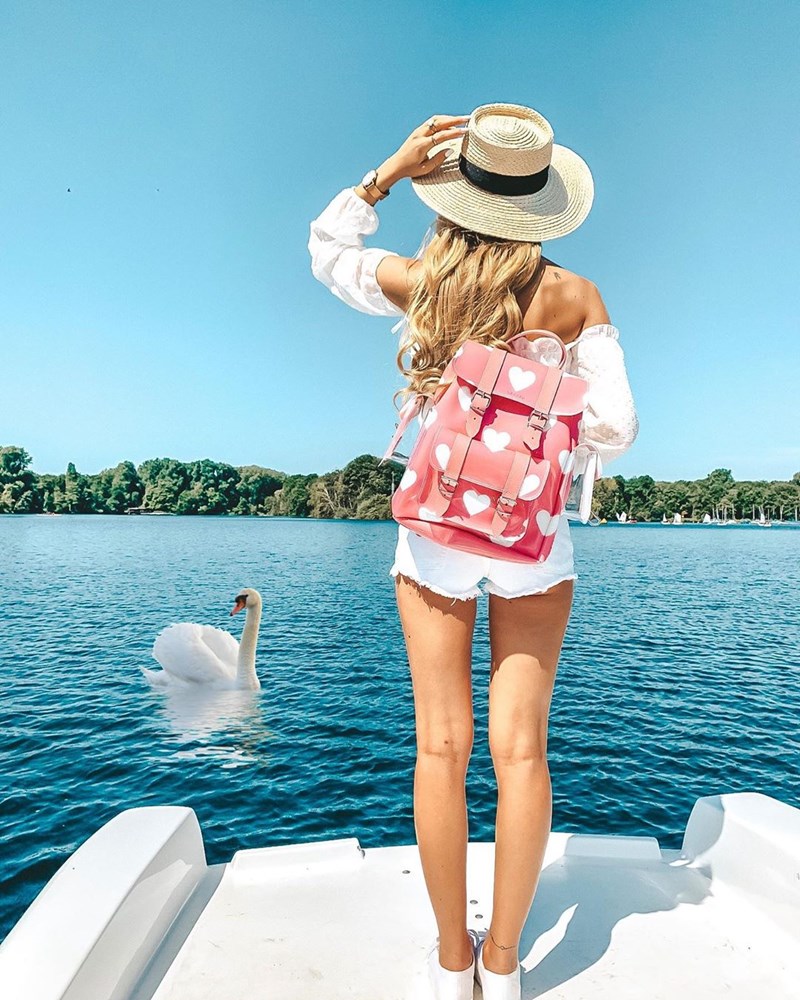 Αυτή η influencer θα σε πείσει να αγοράσεις σήμερα τζην σορτς (22 συνδυασμοί + Get the look) - εικόνα 7