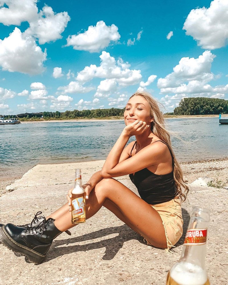 Αυτή η influencer θα σε πείσει να αγοράσεις σήμερα τζην σορτς (22 συνδυασμοί + Get the look) - εικόνα 8