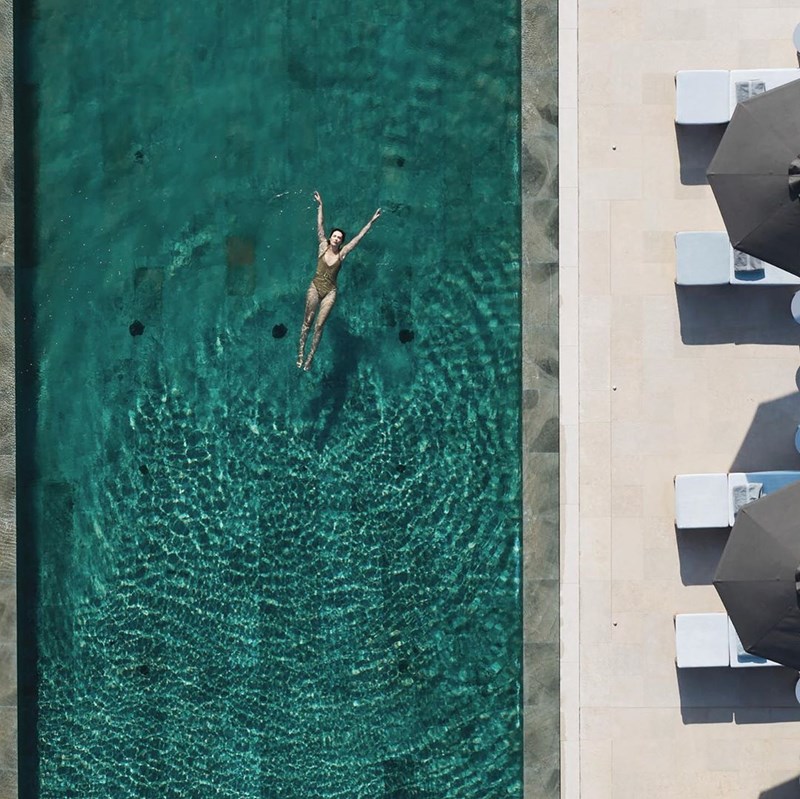 5+1 Έλληνες Instagrammers που κάνουν viral στο εξωτερικό το καλοκαίρι στην Ελλάδα - εικόνα 44