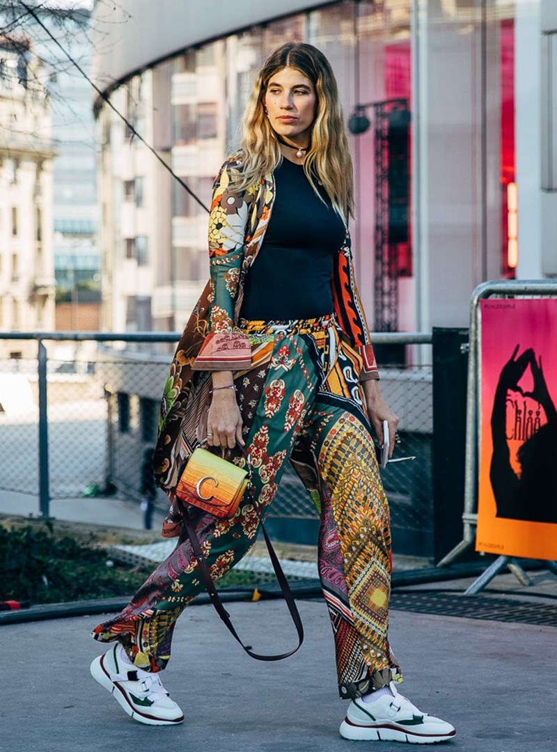 Trend Alert: Το κομμάτι που θα απογειώσει το φθινοπωρινό street style - εικόνα 4