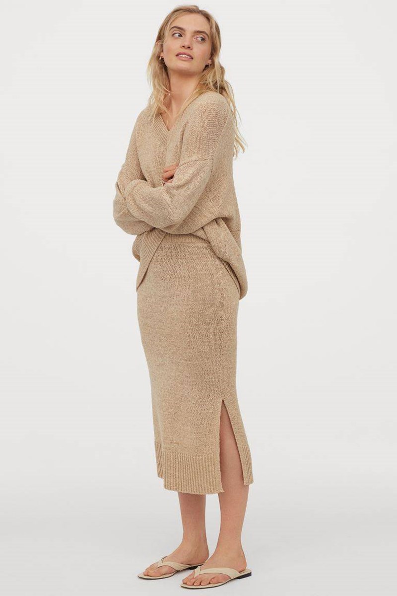 Πλεκτή φούστα και πουλόβερ, όλα H&M.