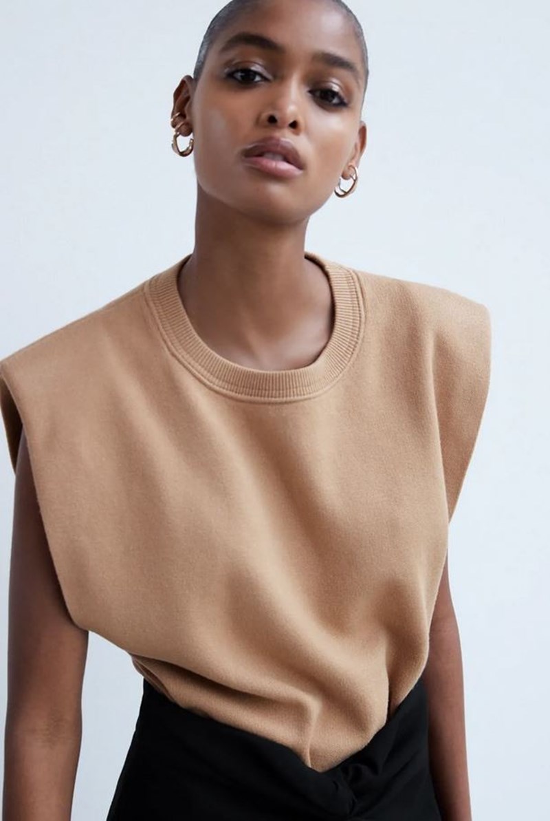 Φούτερ με βάτες, Zara.