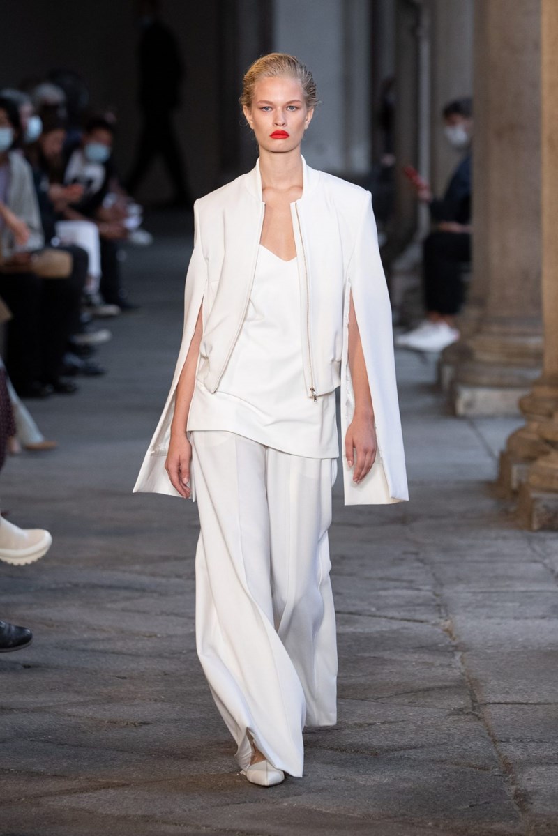 Το show του οίκου Max Mara στην Εβδομάδα Μόδας του Μιλάνου - εικόνα 2