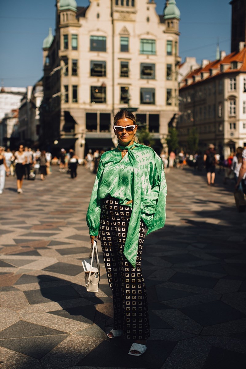 Puff-Sleeve Trend: 6+1 υπέροχες ιδέες styling για να το φορέσεις σωστά - εικόνα 2