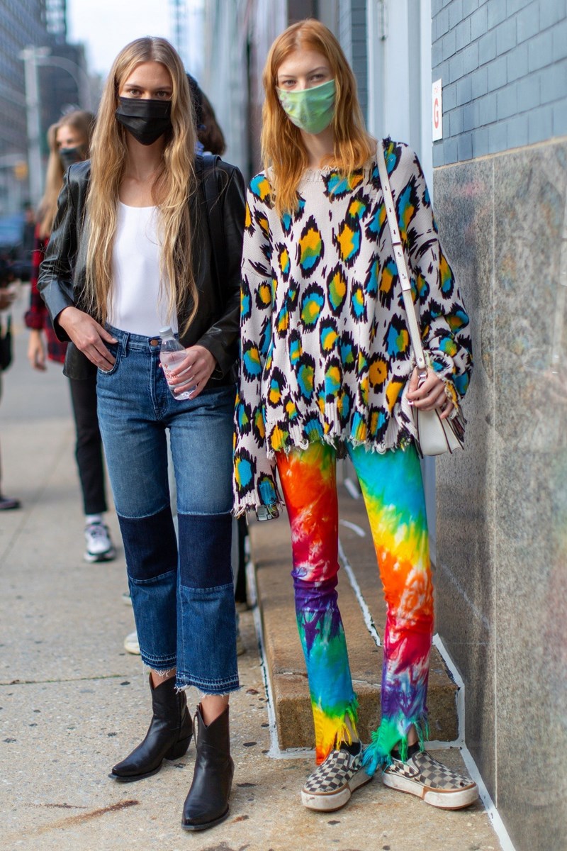 NYFW: Οι fashionistas κάνουν street style με τις μάσκες τους - εικόνα 8