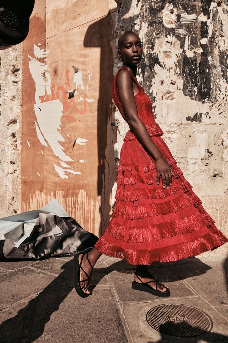 Δημιουργίες από την συλλογή Άνοιξη/Καλοκαίρι 2021 του οίκου Alaia.