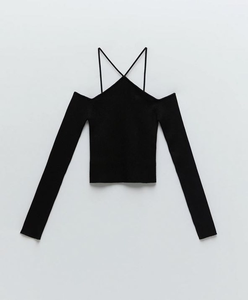 Πλεκτό τοπ με cut-outs, Zara.