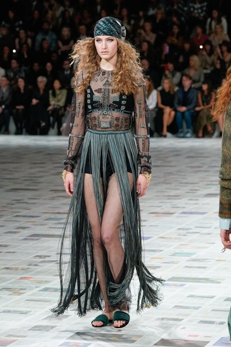 F For Fringe: Φέτος θα φορέσουμε κρόσσια (πολλά κρόσσια!!) - εικόνα 2