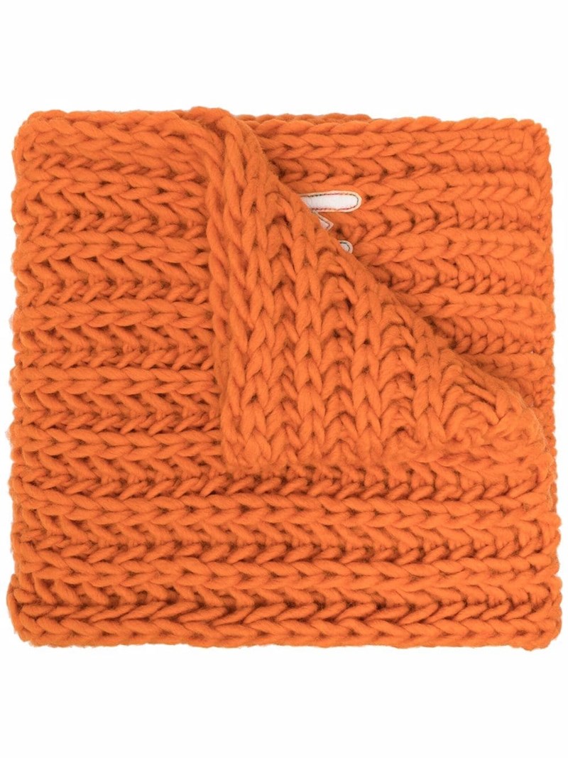 Πορτοκαλί: 11 ακαταμάχητα street style looks και 12 stylish items αρκούν για να σε πείσουν να βουτήξεις την ντουλάπα σου στους υποτόνους του - εικόνα 7