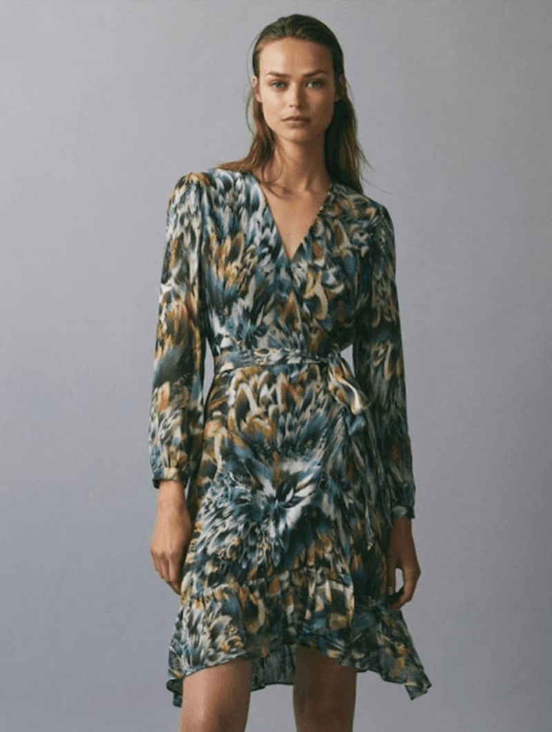 Μέσα σε αυτά τα 6+1 floral φορέματα θα βγάλεις όλο το φθινόπωρο - εικόνα 7