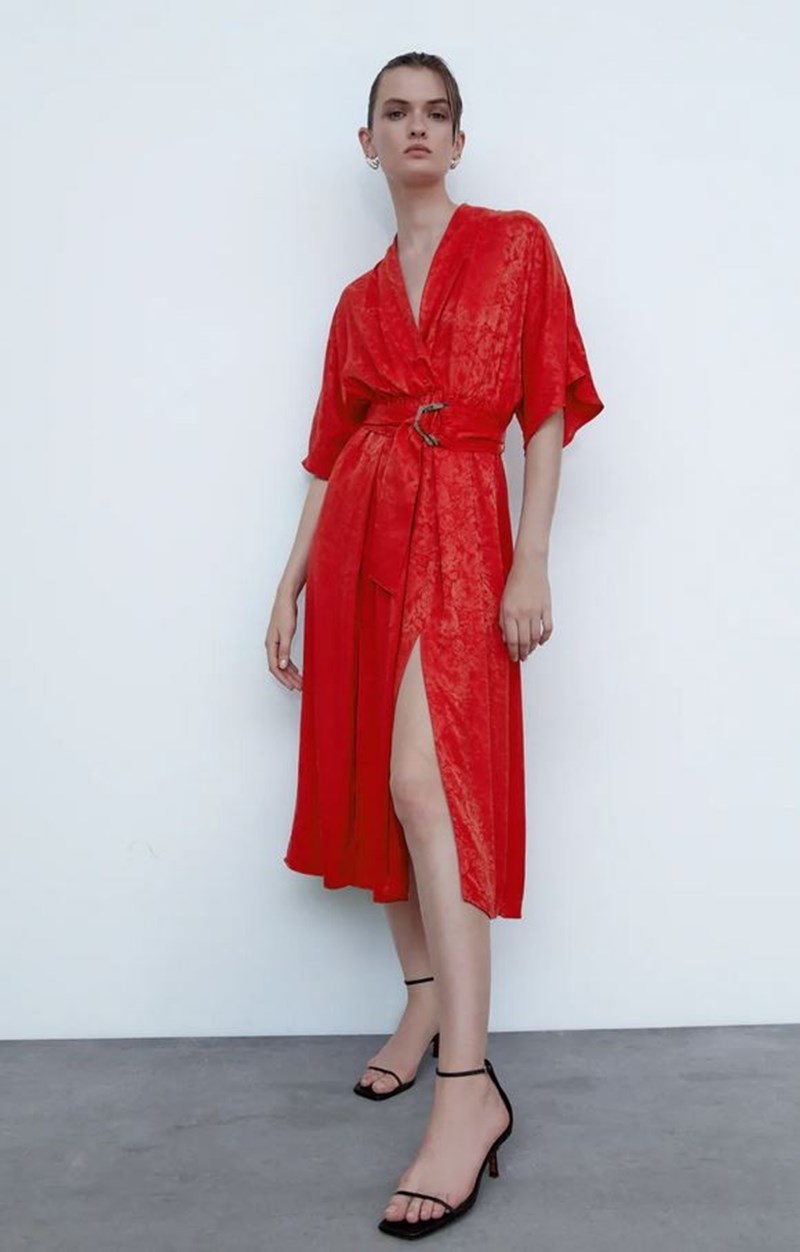 Κόκκινο φόρεμα, Zara.